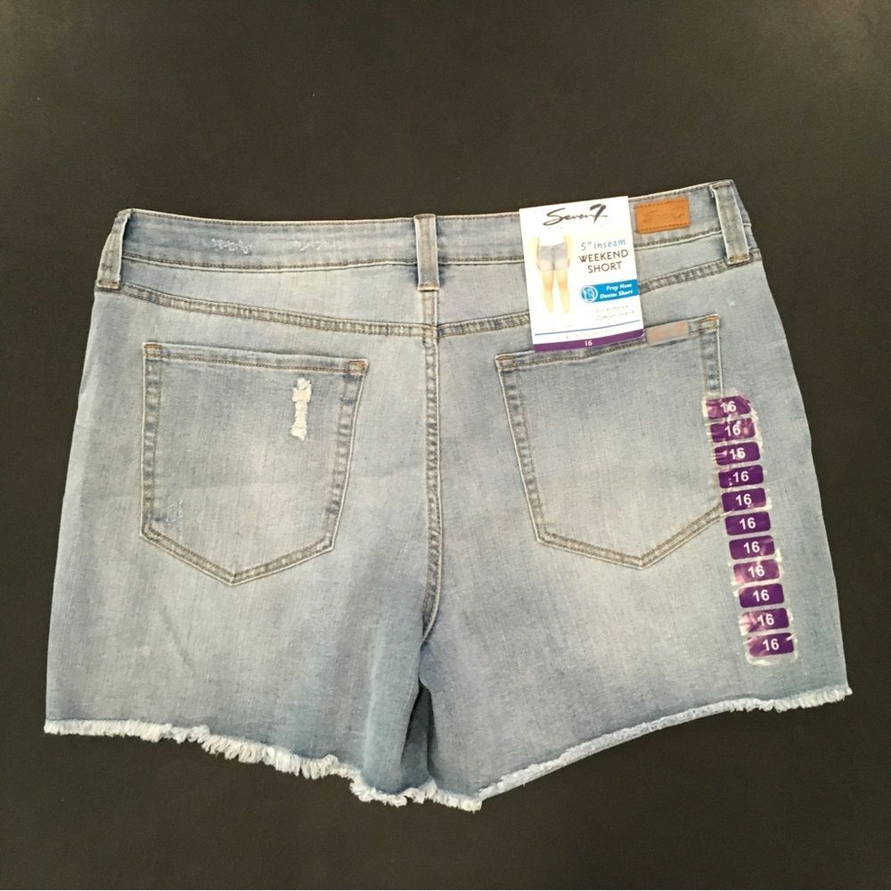 Seven7 Weekend Short 5” Inseam Fray Hem Denim Waist Comfort Stretch Size 16 NWT - Picture 2 of 11